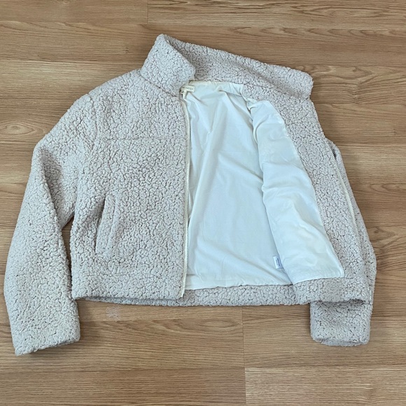 Pacsun cream Sherpa jacket - Picture 2 of 4